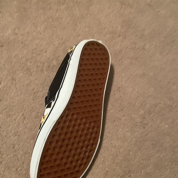 Sunflower vans - Picture 3 of 4